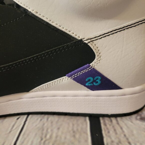 JORDAN FADEAWAY BASKETBALL SHOES - Picture 8 of 9